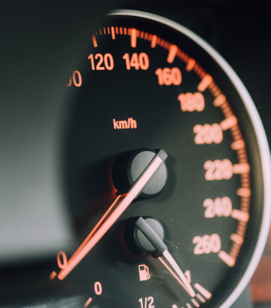A speedometer at 0km/h.